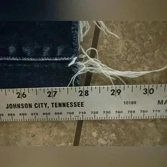 Like New L’agence Sneeki Raw Hem Straight Leg Jeans Beacon Size 23 - Picture 12 of 13